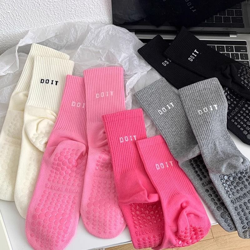 1 paire de chaussettes de spor - Pilates & Yoga Unleashed International Academy Yonkers avis et prix